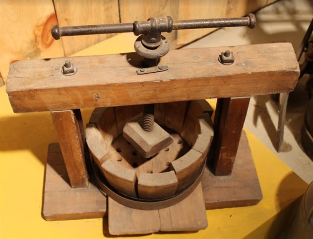 WOODEN CHEESE PRESS